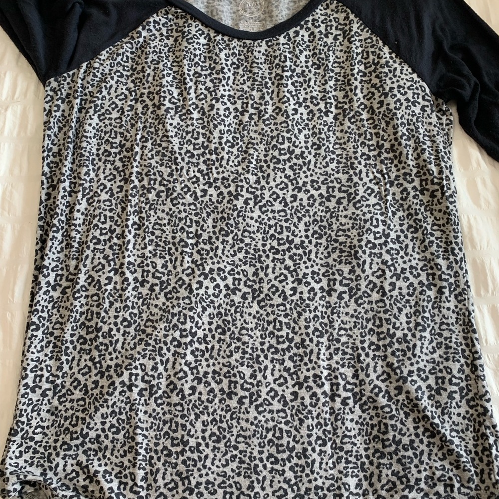 Maurices Leopard Tee - Picture 11 of 16